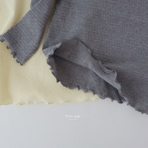 【即納】challotte T-shirt