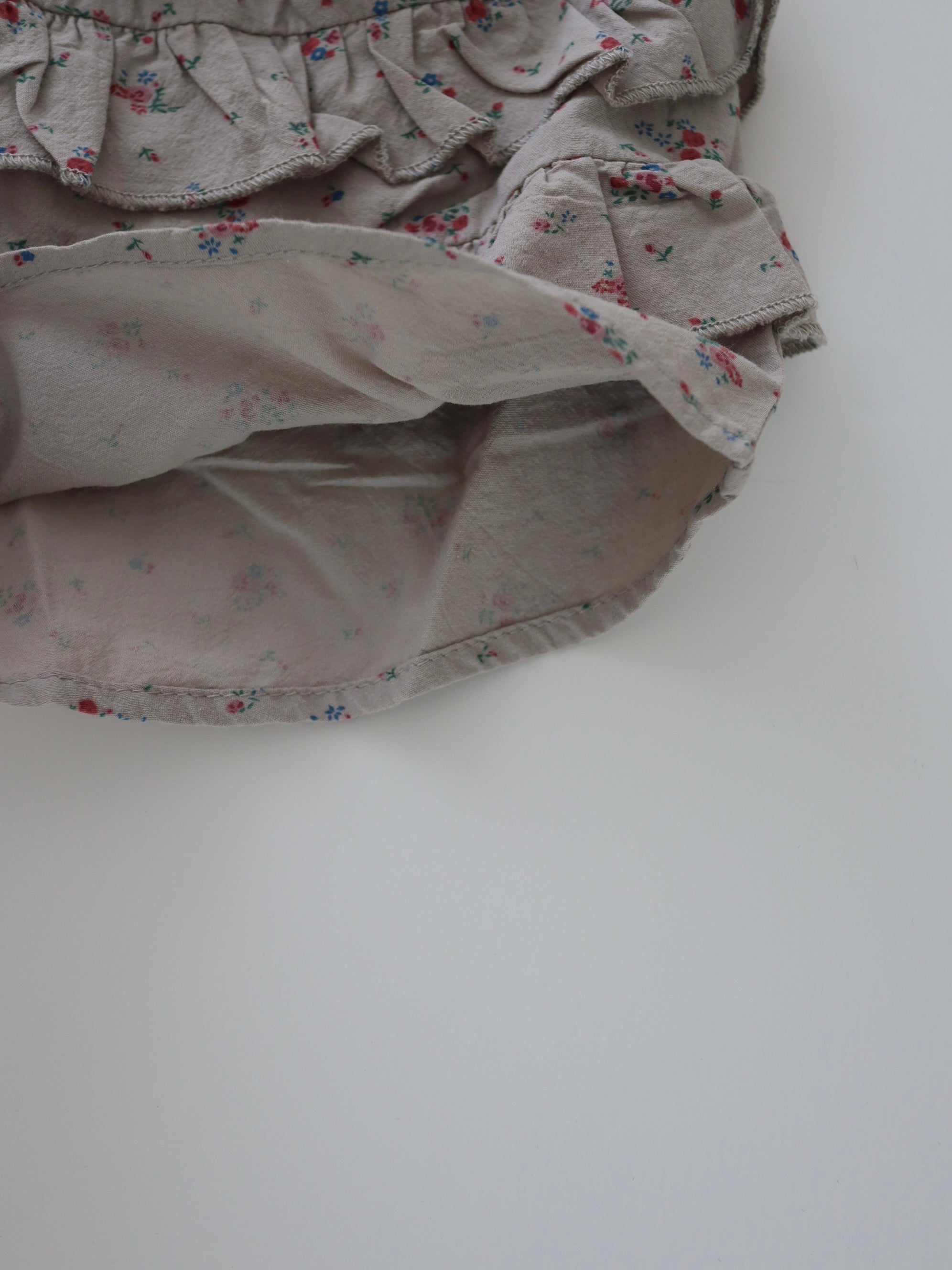 【即納】Greige Triple Frill Shorts