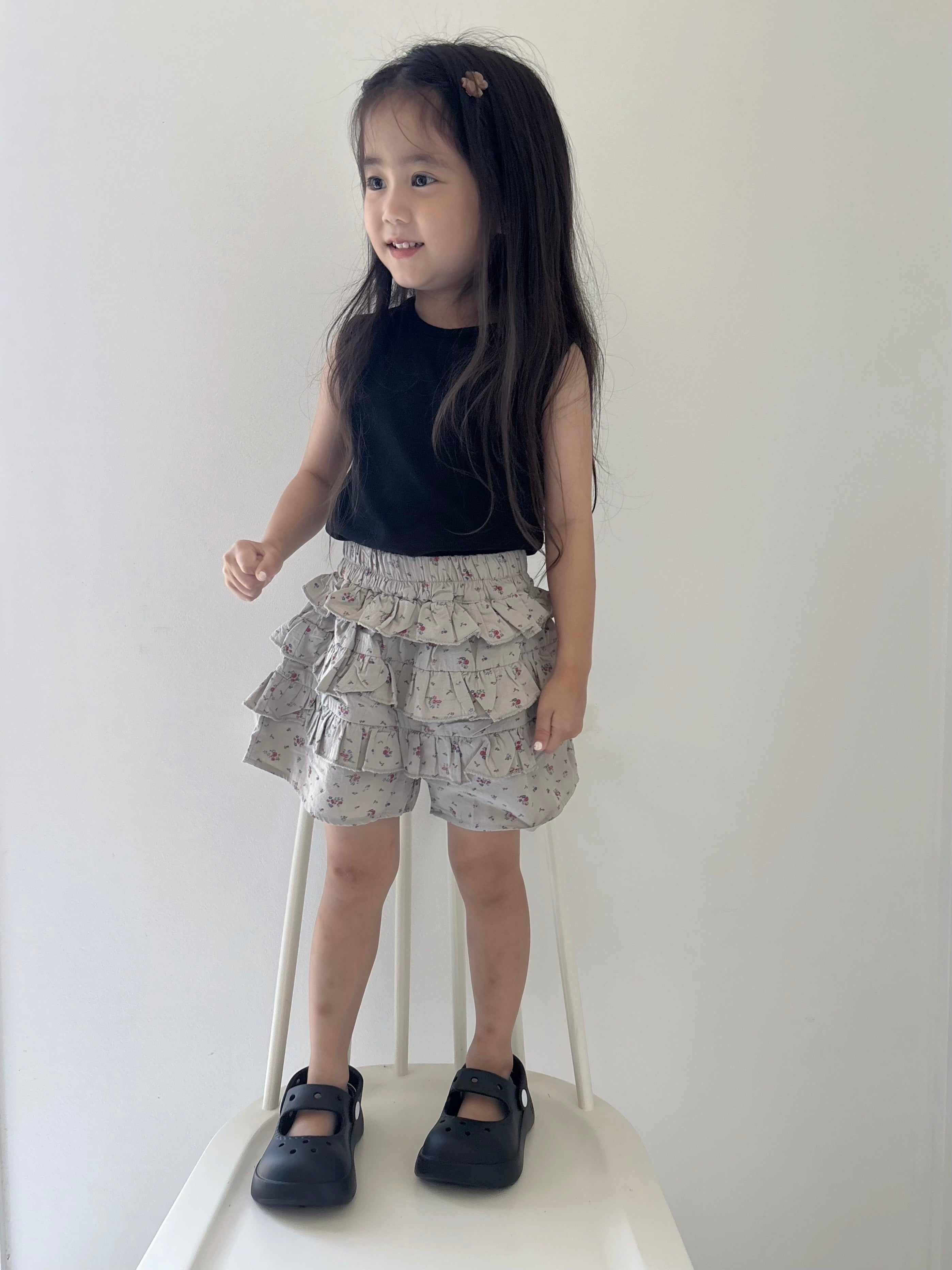 【即納】Greige Triple Frill Shorts