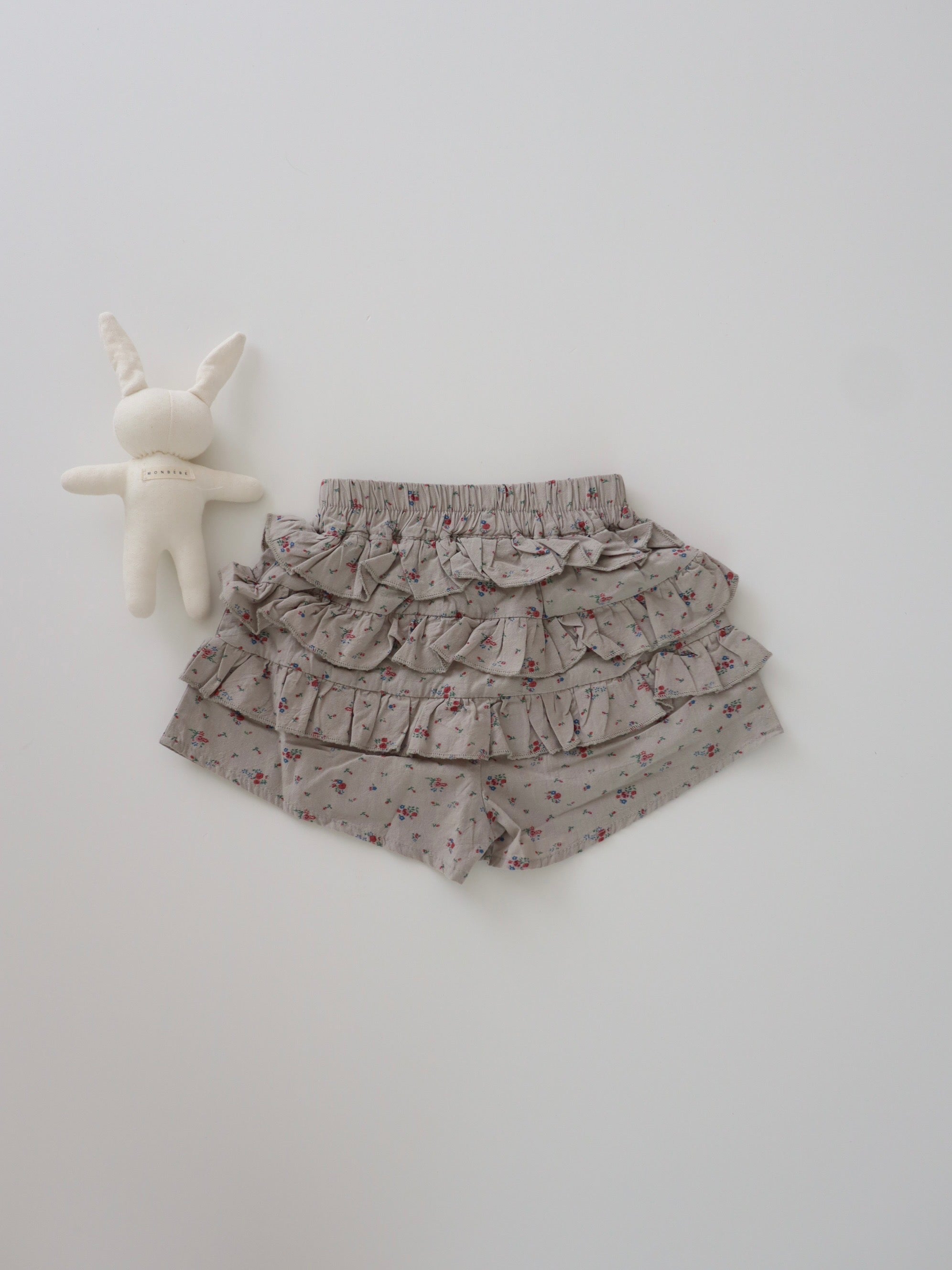【即納】Greige Triple Frill Shorts